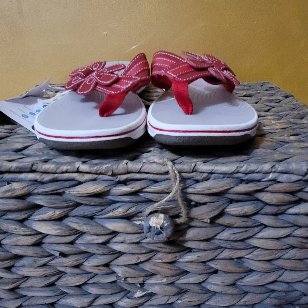 Clarks Women's Cloud Steppers Red Sandals Size 5 - Picture 8 of 10